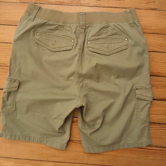 Lee Relaxed Fit Midrise Green Cargo Shorts Sz 10 - Picture 7 of 9